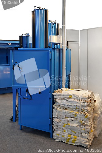 Image of Bale pressing machine