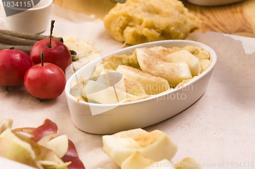 Image of Apple pie ingredients