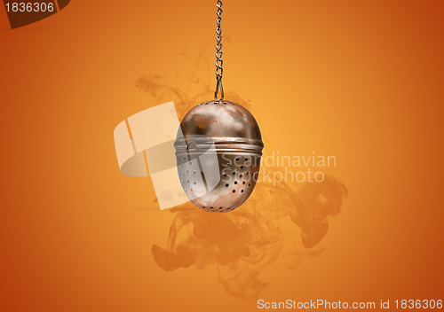 Image of Brewing tea with infuser