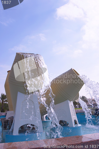 Image of Qatar pot fountain