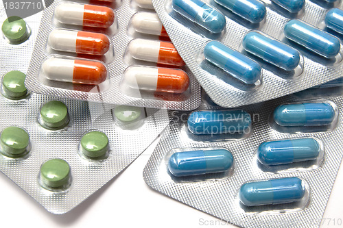 Image of  colorful capsules and pills 
