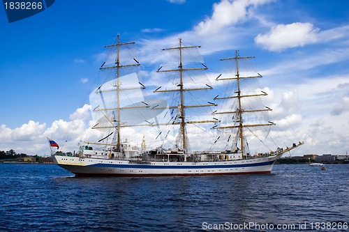 Image of A white frigate on Neva river