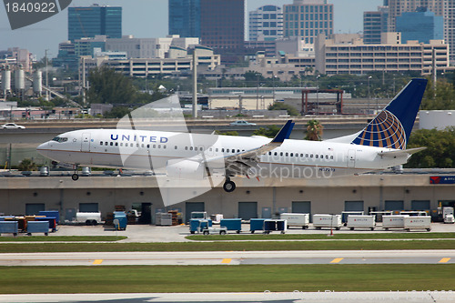 Image of United Airlines Boeing 737-800