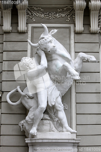 Image of Hercules fighting the Cretan Bull