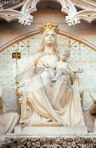 Image of Madonna and Child Jesus on the throne