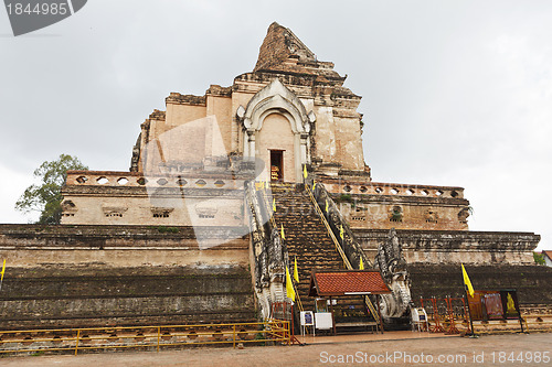 Image of Wat Chedi Luang temple in Chiang Mai, Thailand.