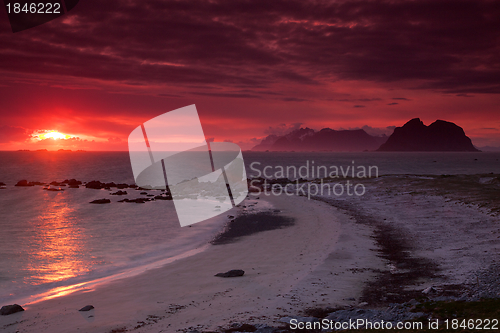 Image of Midnight sun on Lofoten