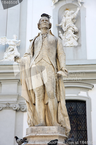 Image of statue of musician Franz Joseph Haydn in Vienna, Austria