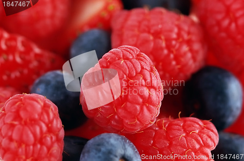 Image of fresh blueberries and raspberries