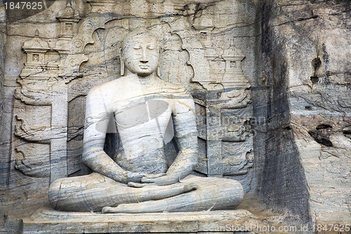 Image of Seated meditating Buddha