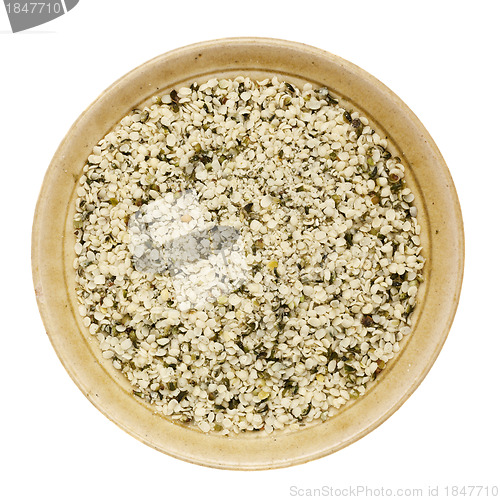 Image of shelled hemp seeds 