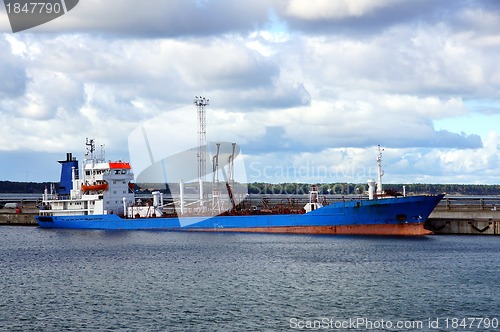 Image of Tanker in port