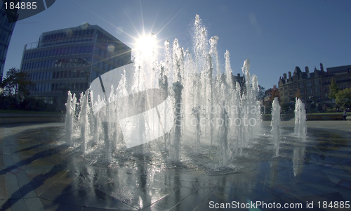 Image of Sun through fountain