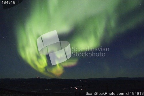Image of Active splitting aurora borealis arc