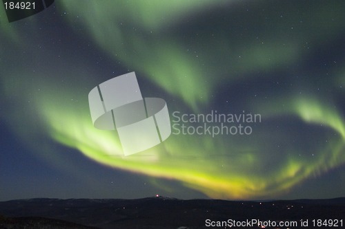 Image of Rapidly growing arc of aurora borealis