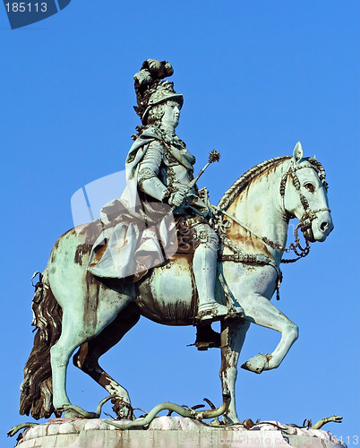 Image of Knight's statue