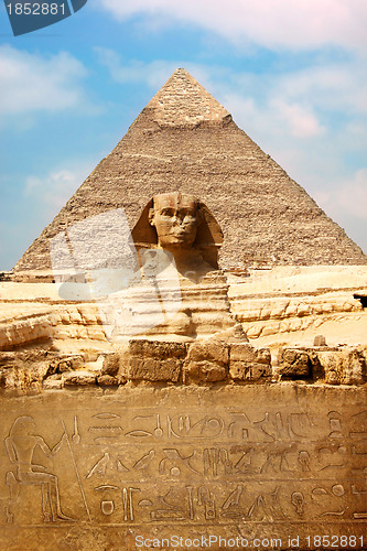 Image of Sphinx and the Great Pyramid