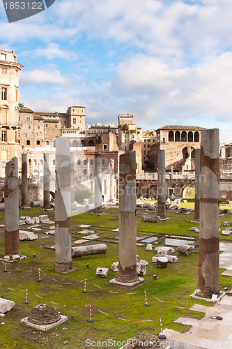 Image of Roman ruins in Rome.