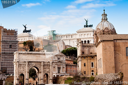 Image of Roman ruins in Rome.