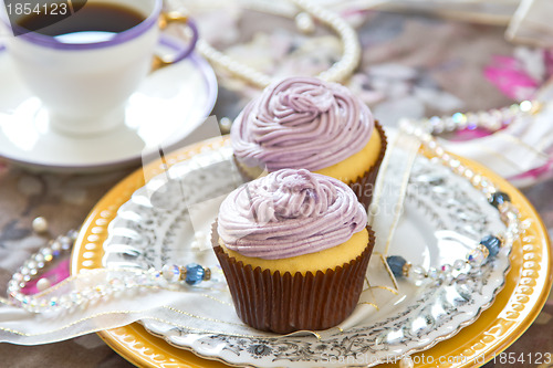 Image of Cupcake with violet cream