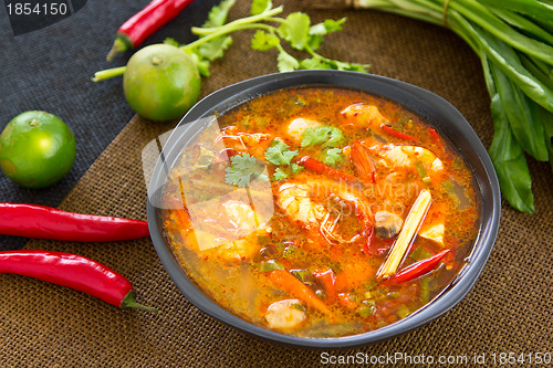 Image of Thai sour and spicy soup with prawn [Tom yum kung]