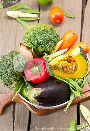 Image of Fresh vegetables in colander