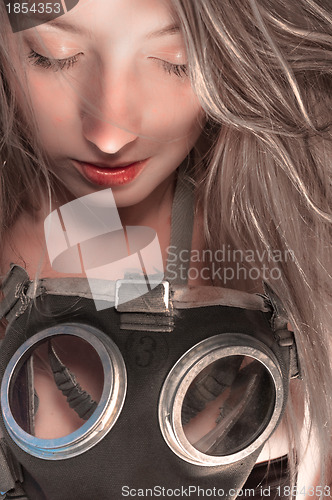 Image of Woman in gasmask