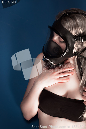 Image of Woman in gasmask