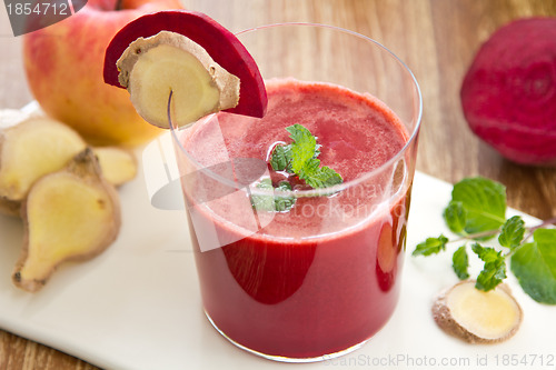 Image of Beetroot ,apple and ginger smoothie