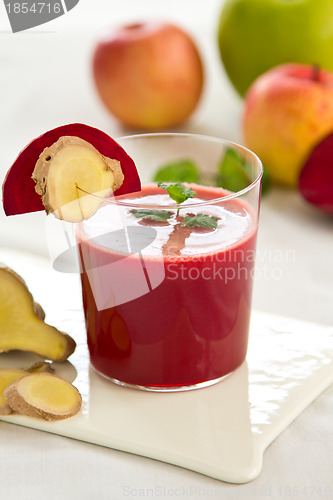 Image of Beetroot ,apple and ginger smoothie