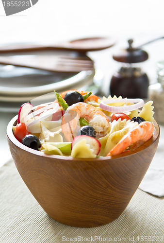 Image of Farfalle with prawn and asparagus salad