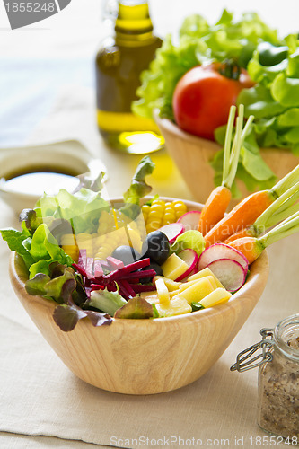 Image of Sweetcorn with beetroot and cheese salad