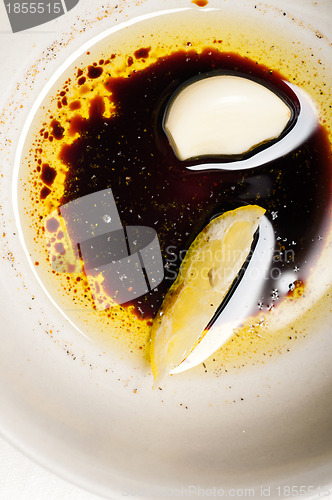 Image of extra virgin olive oil and balsamic vinegar 