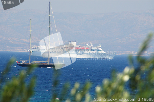 Image of cruise ship and sail boat