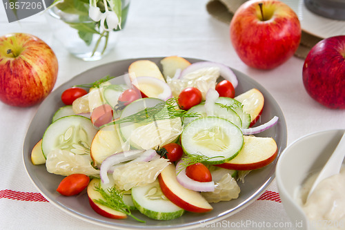 Image of Apple with Grapefruit and tomato salad