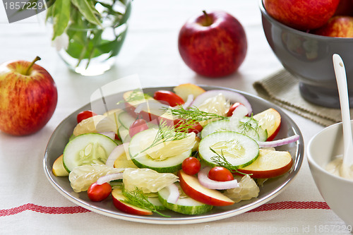 Image of Apple with Grapefruit and tomato salad