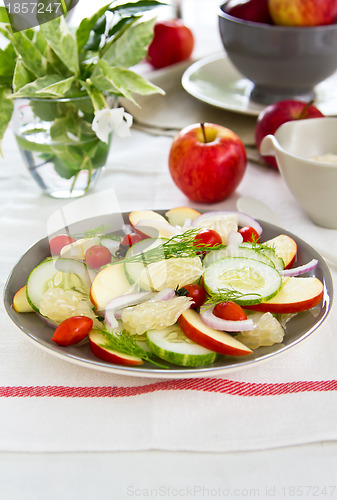 Image of Apple with Grapefruit and tomato salad