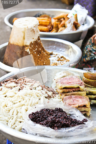 Image of Burmese's dessert in a market