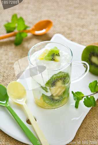 Image of Kiwi and Pineapple with yogurt