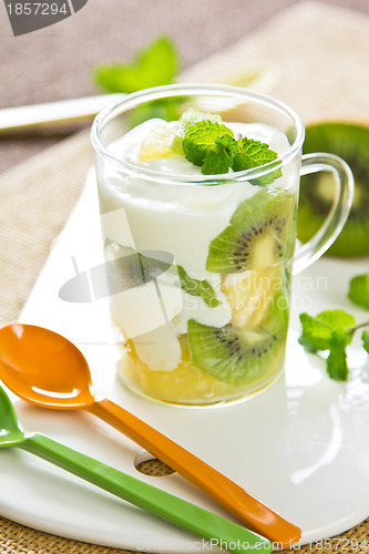 Image of Kiwi and Pineapple with yogurt