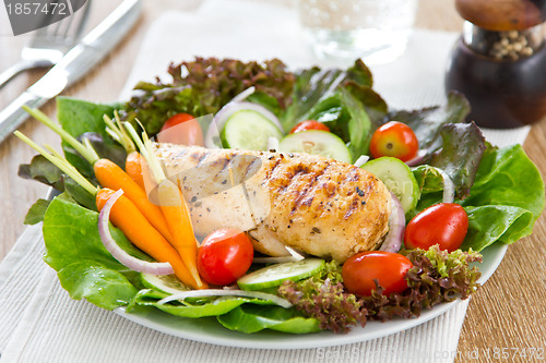 Image of Grilled chicken salad