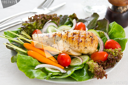 Image of Grilled chicken salad