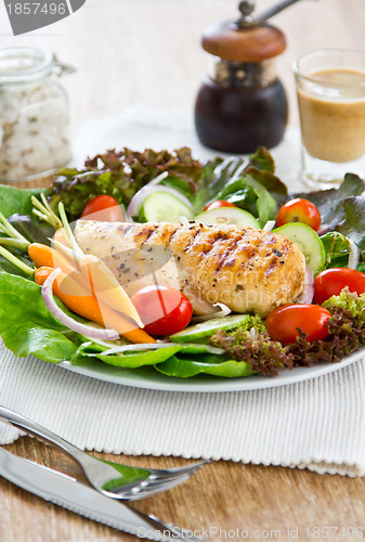 Image of Grilled chicken salad
