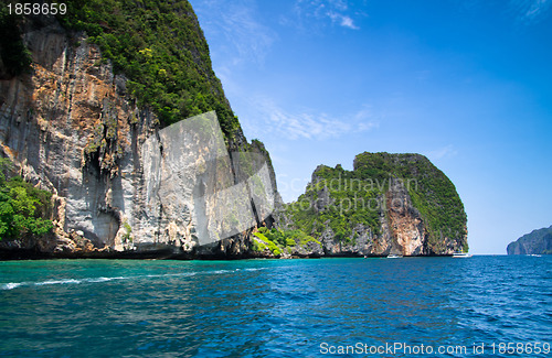 Image of island and sea 