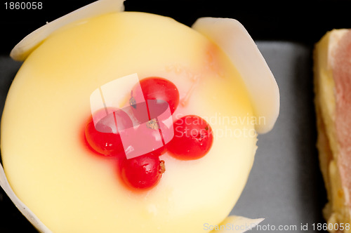 Image of fresh currant  berry fruit cake