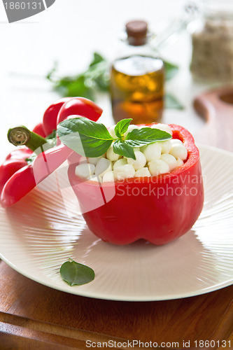 Image of Pearl mozzarella with basil in pepper