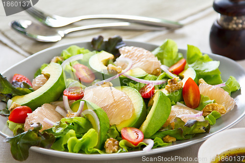 Image of Avocado with Grapefruit and walnut salad