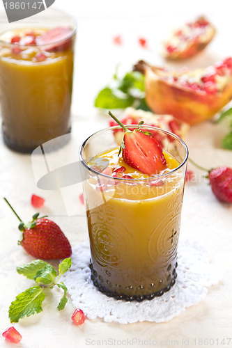 Image of Mango and Pineapple smoothie