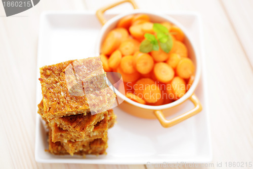 Image of carrot cake with coconut