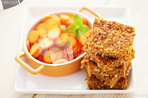 Image of carrot cake with coconut